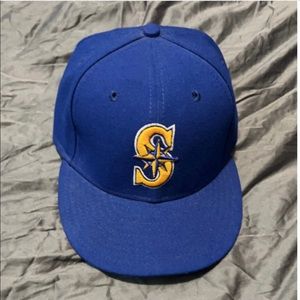 New Era Fitted Seattle Mariners Hat Size 7
Like new condition